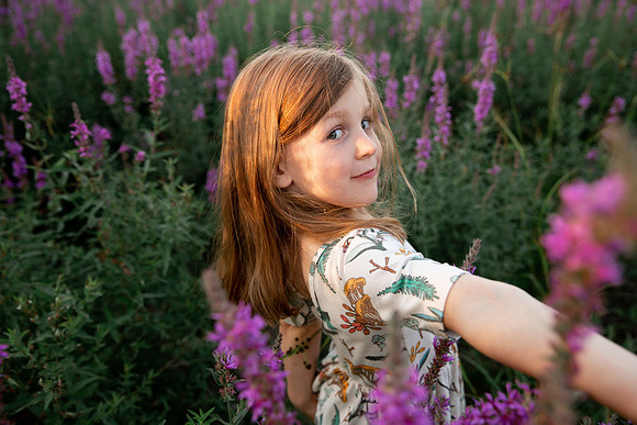 child with purple lustrife